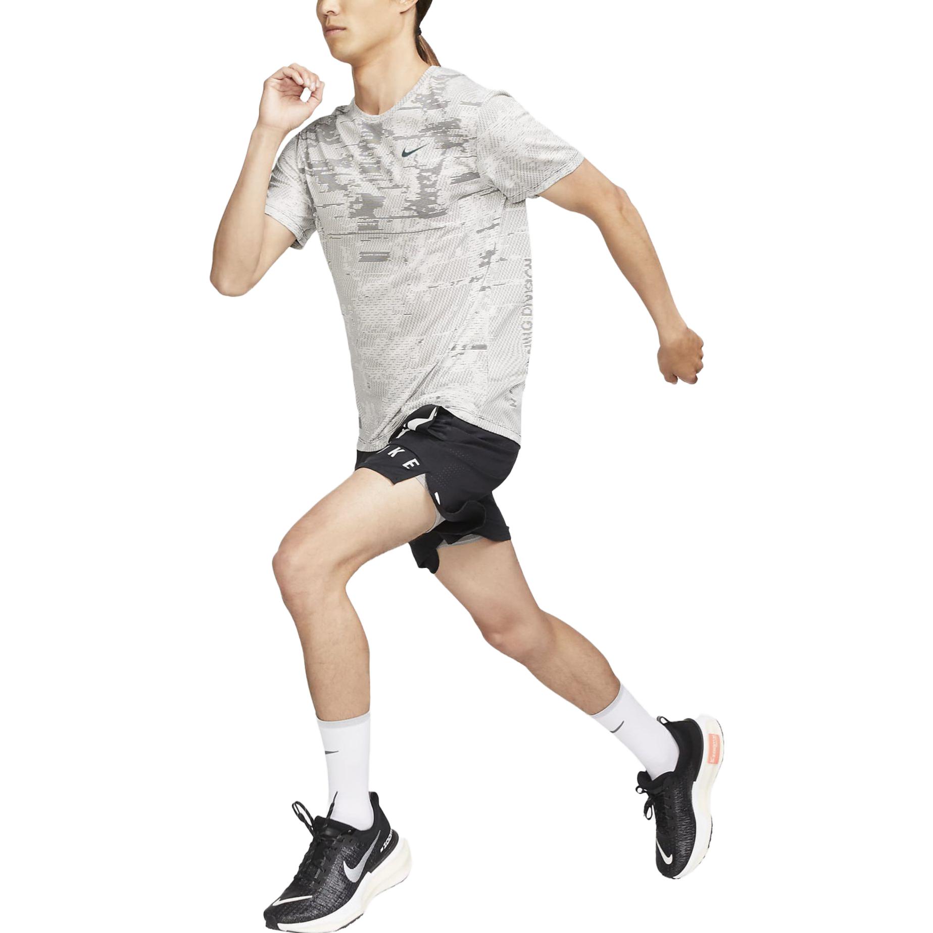 Nike Running T Shirt Men’s Gray