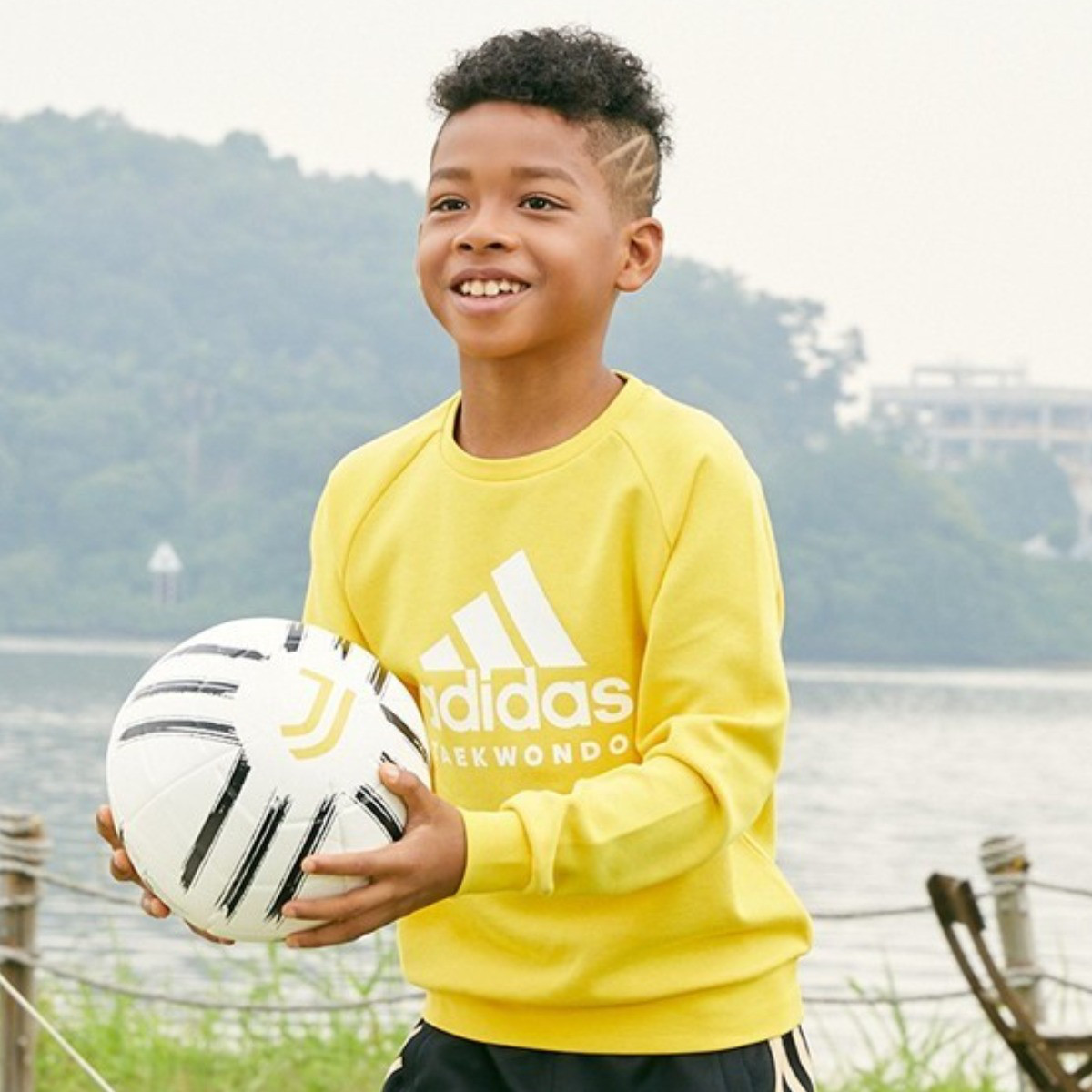 Мужское худи adidas (желтое) — фото 3