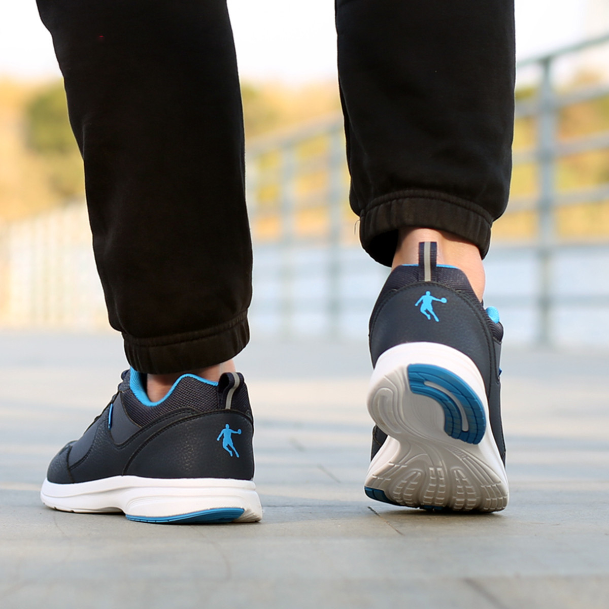 QIAODAN Slip Resistant Abrasion Resistant Low top Casual Running Shoes Men’s Blue Black