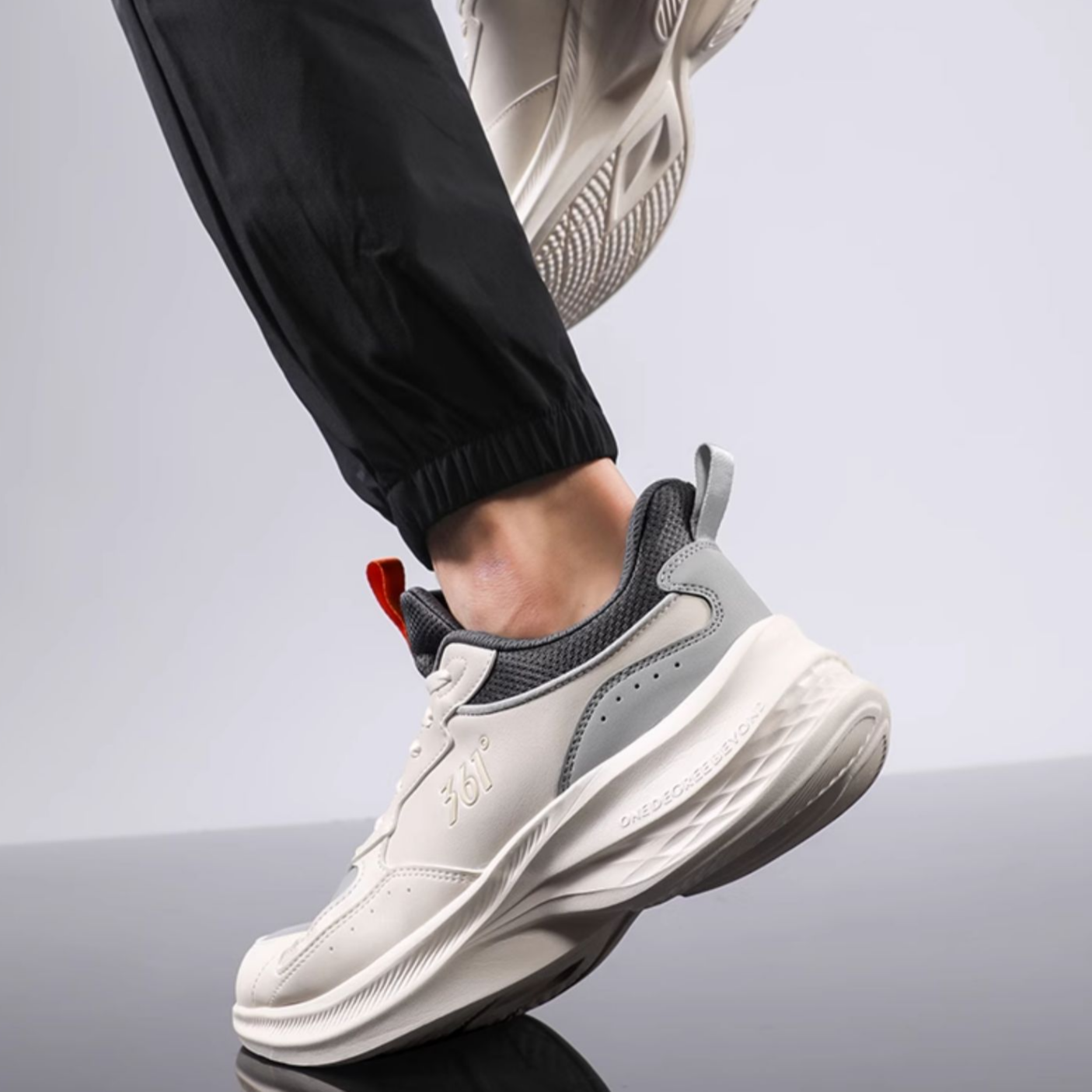 361° Slip Resistant Abrasion Resistant Low top Sprint Running Shoes Men’s Beige Gray