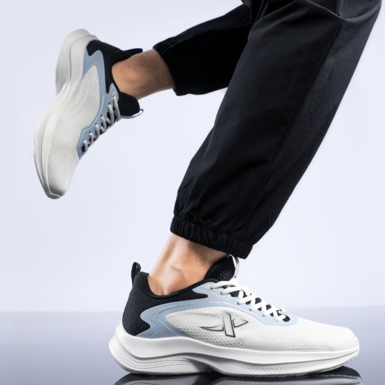 XTEP Cushioning Lightweight Low top Casual Running Shoes Men’s White Blue