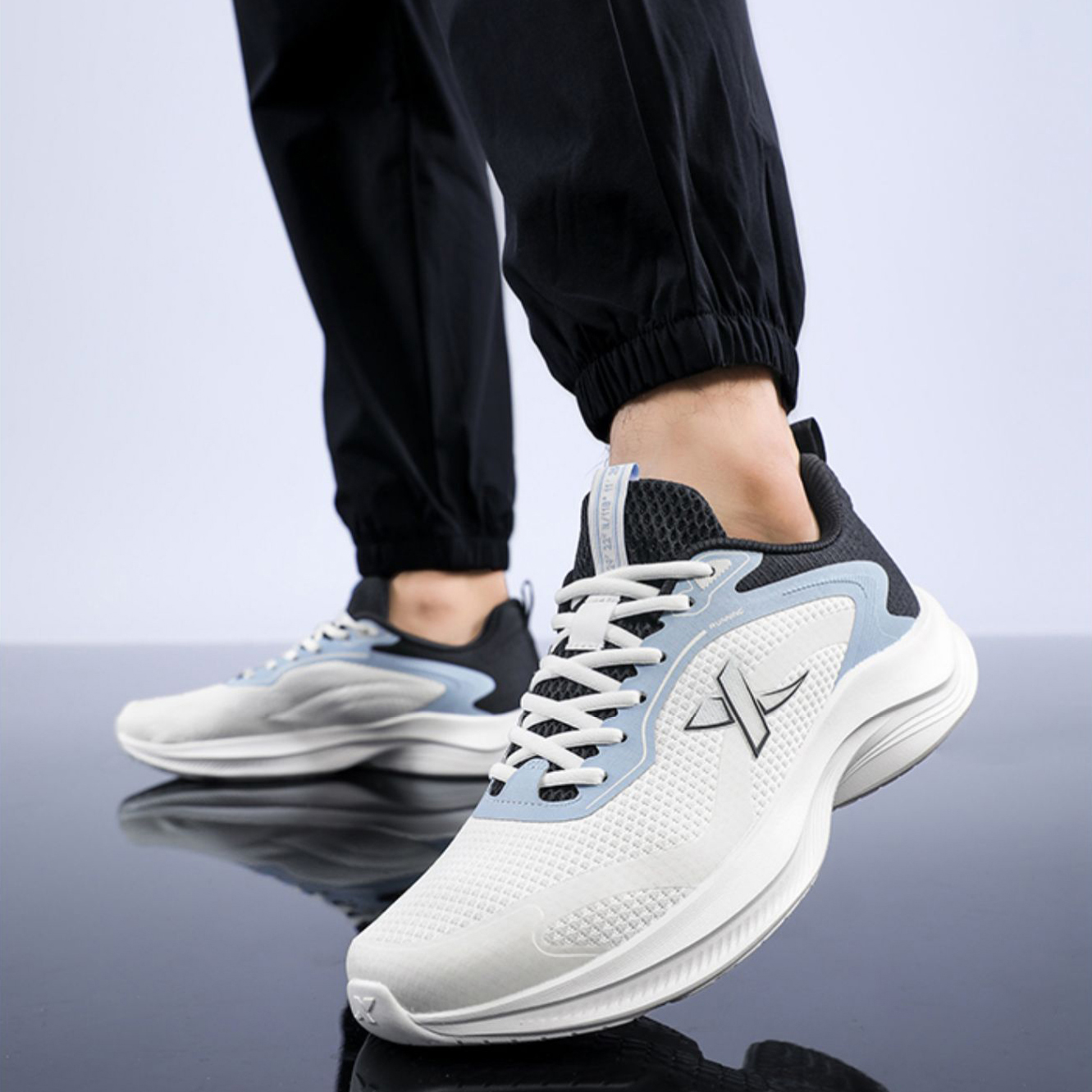 XTEP Cushioning Lightweight Low top Casual Running Shoes Men’s White Blue