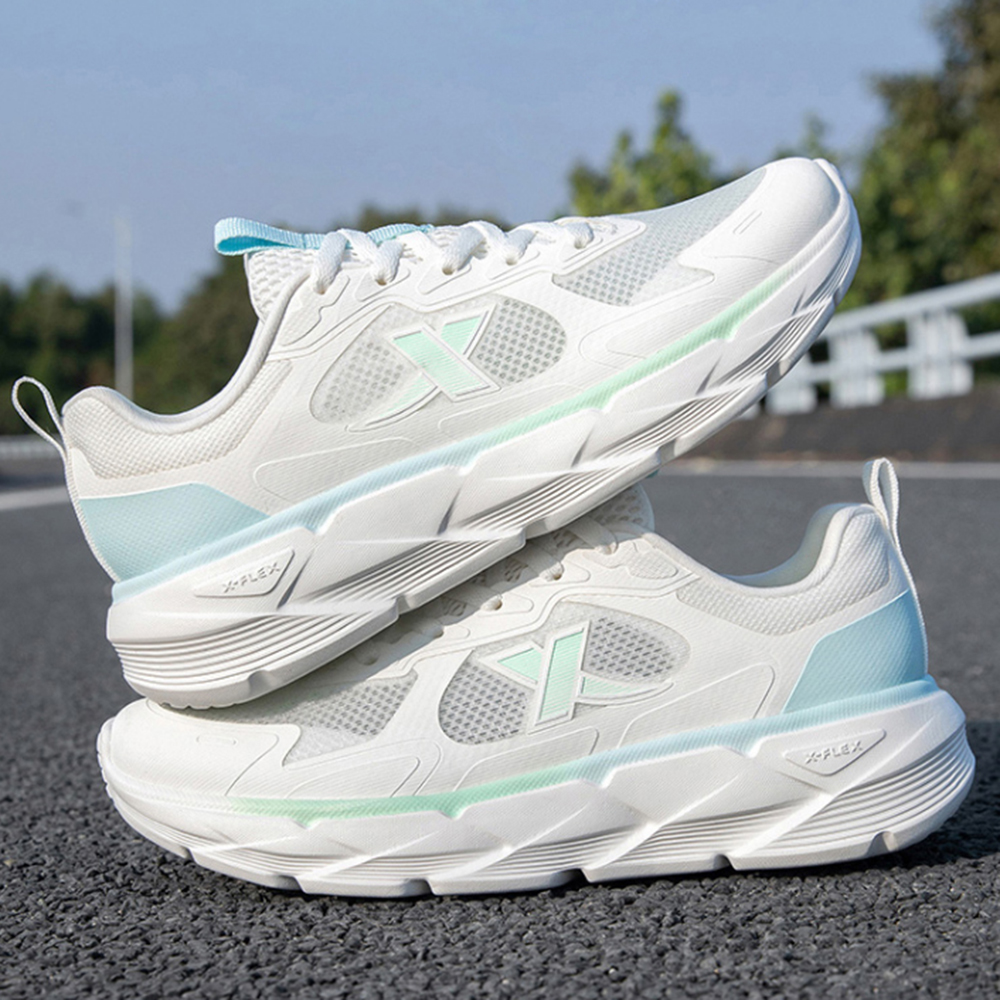XTEP Cushioning Breathable Rebound Low top Casual Running Shoes Women’s White Blue