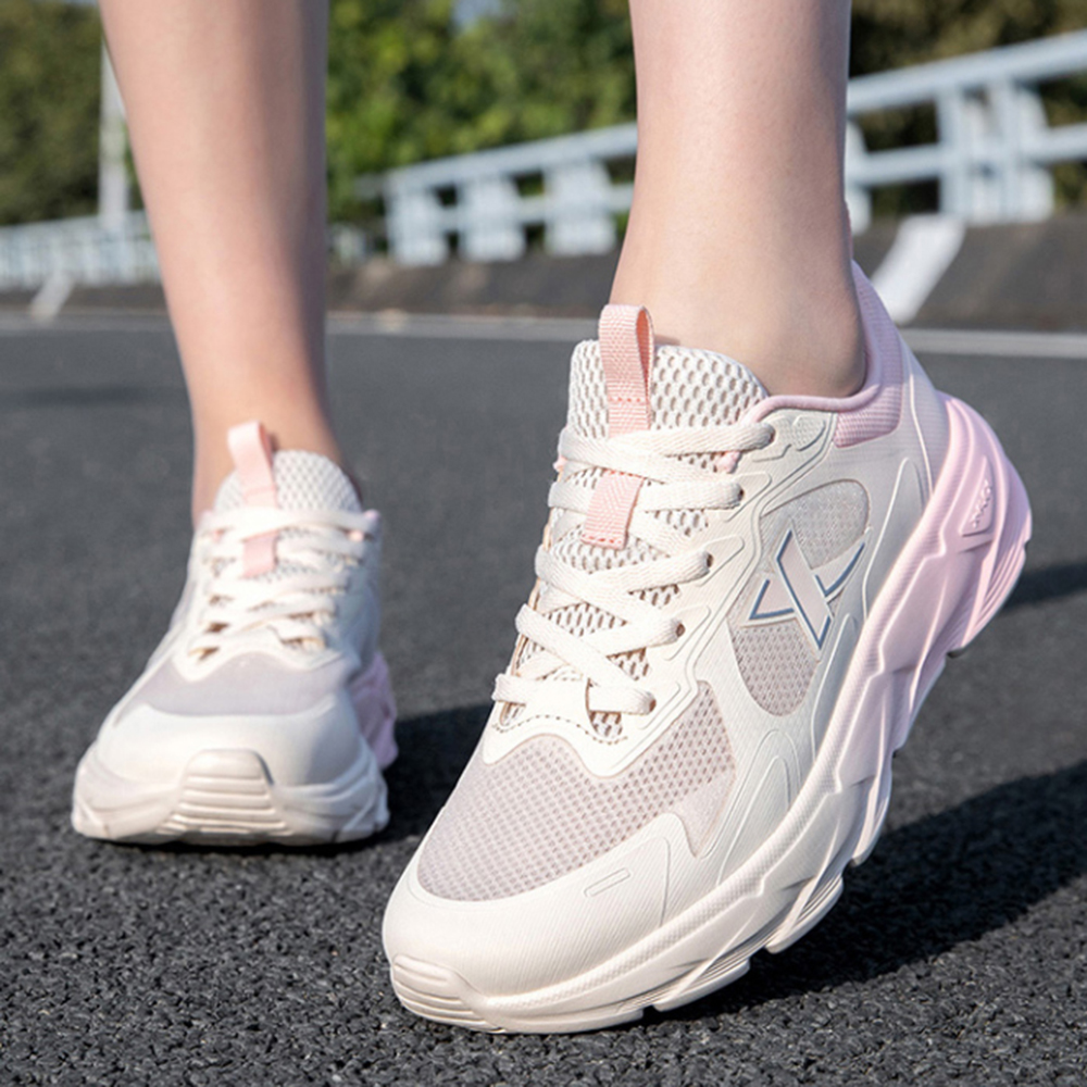 XTEP Breathable And Resilient Low top Casual Running Shoes Women’s White Pink