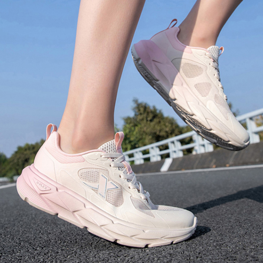 XTEP Breathable And Resilient Low top Casual Running Shoes Women’s White Pink