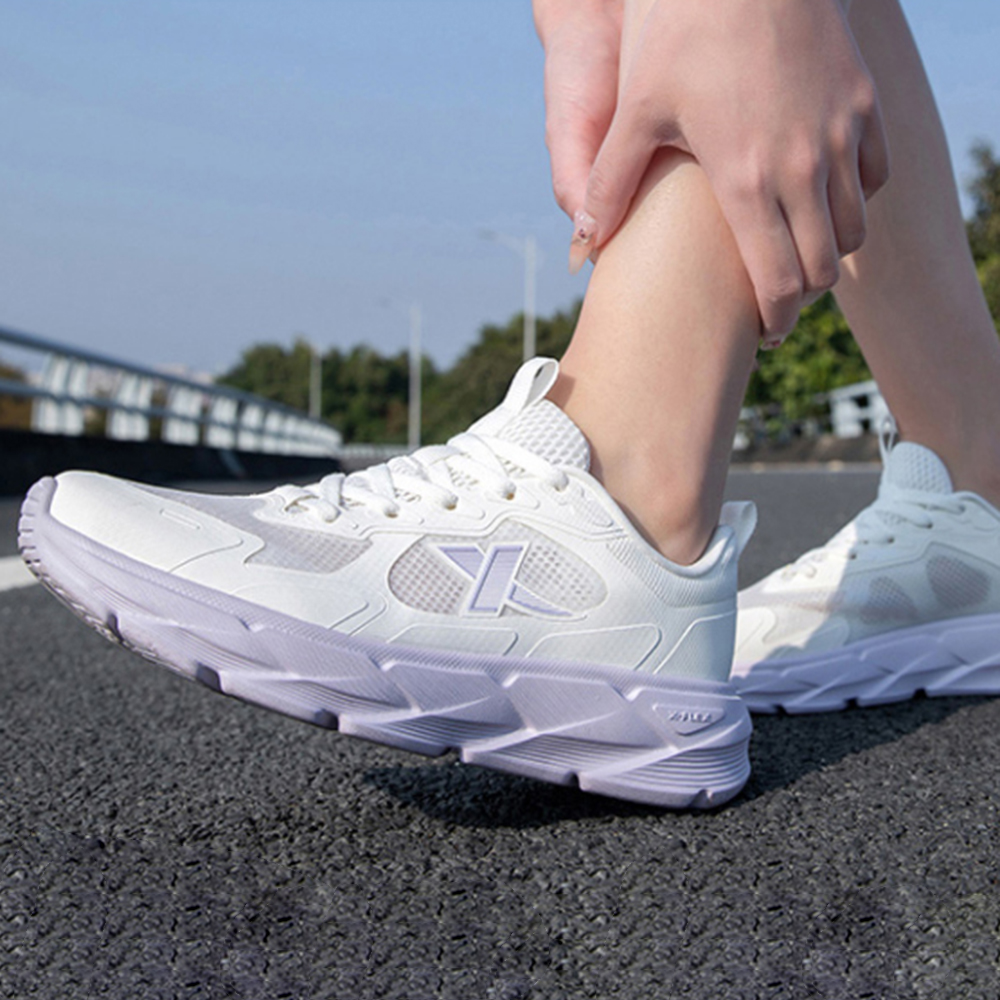 XTEP Cushioning Breathable Rebound Low top Casual Running Shoes Women’s White