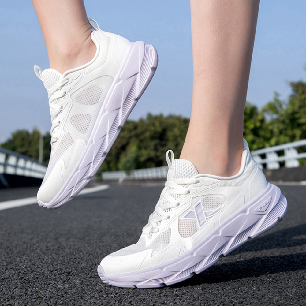XTEP Cushioning Breathable Rebound Low top Casual Running Shoes Women’s White
