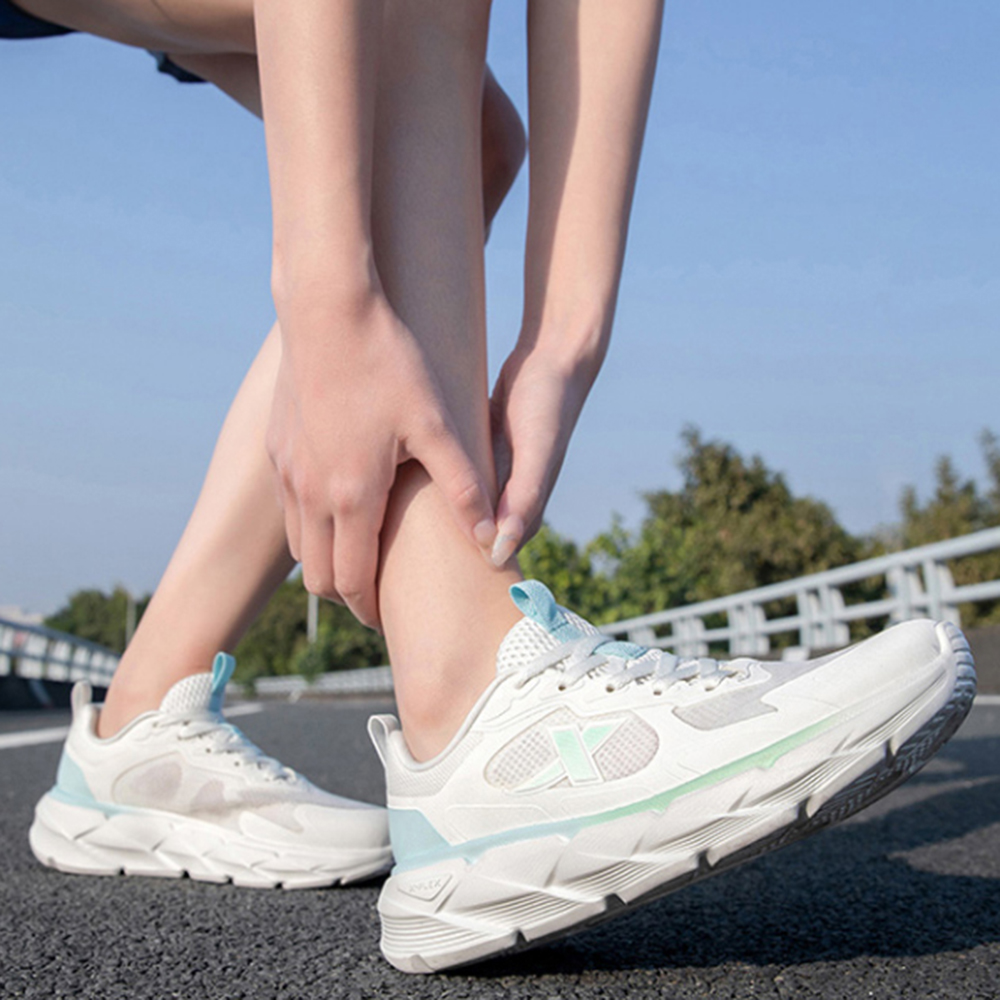 XTEP Cushioning Breathable Rebound Low top Casual Running Shoes Women’s White Blue