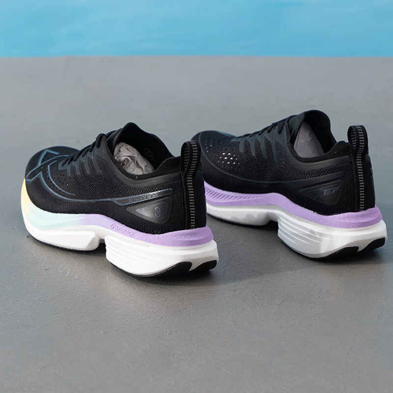 XTEP Cushioning Slip Resistant Lightweight Low top Casual Training Running Shoes Women’s Black