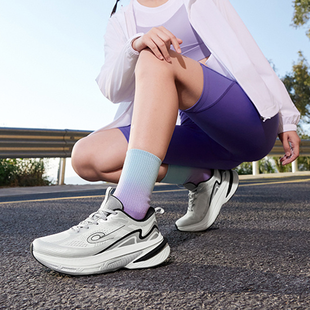 QIAODAN Cushioning Breathable Cushioning Breathable Low top Casual Running Shoes Women’s White Black