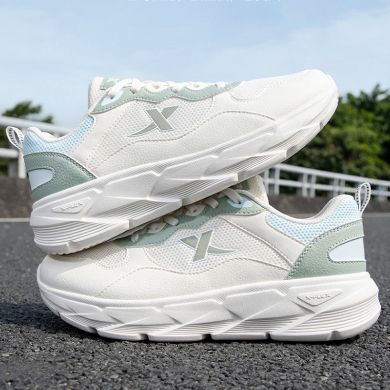 XTEP Breathable And Resilient Low top Casual Running Shoes Women’s White Green
