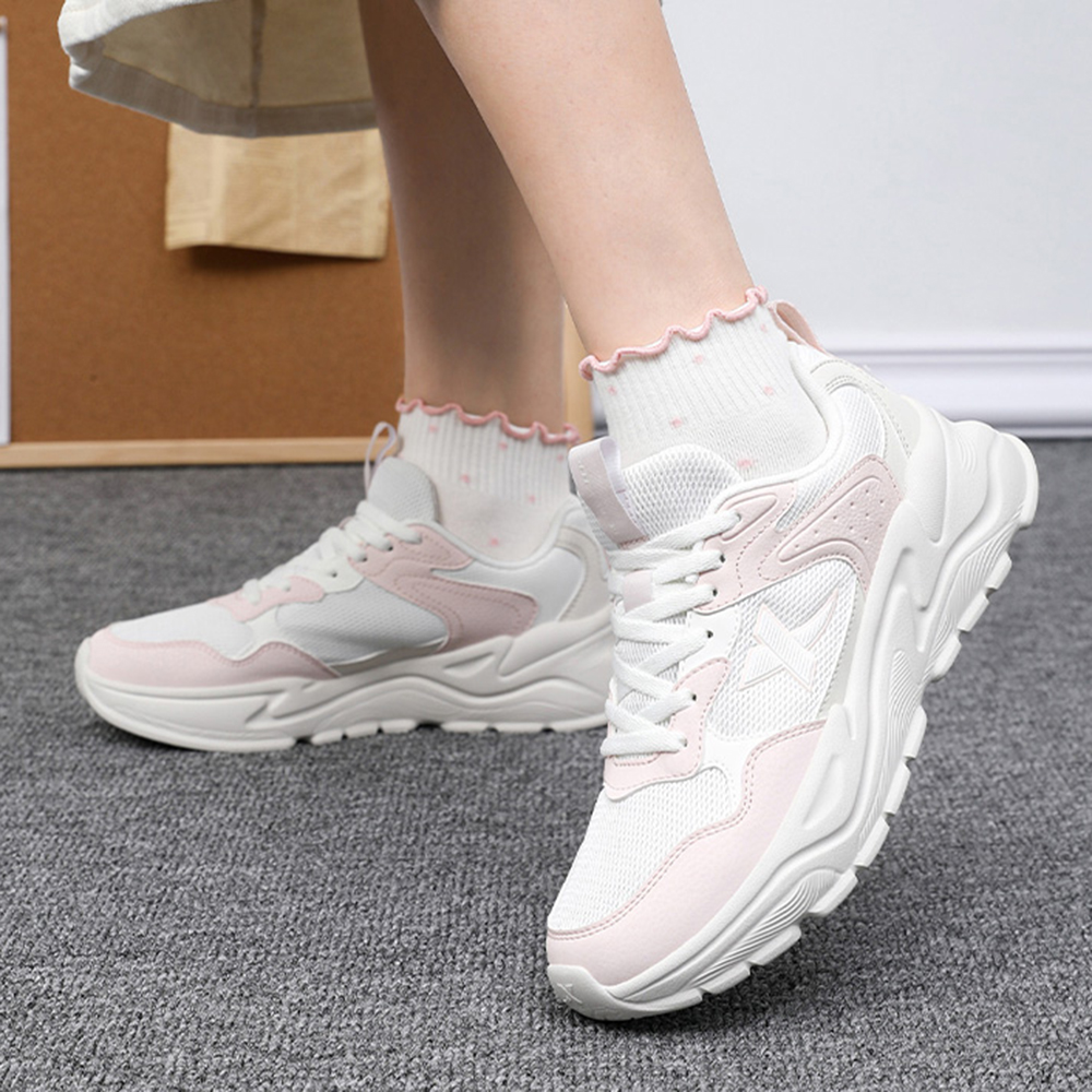 XTEP Breathable And Resilient Low top Casual Running Shoes Women’s White Pink