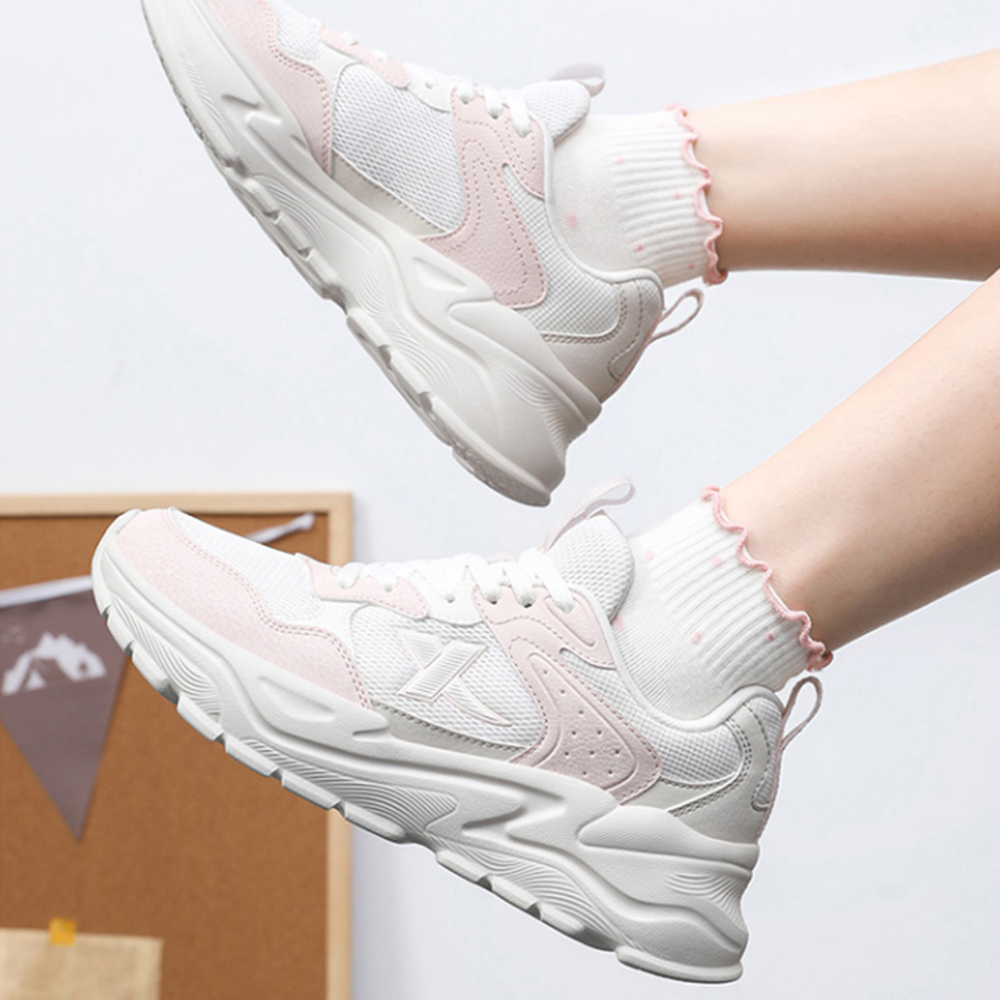 XTEP Breathable And Resilient Low top Casual Running Shoes Women’s White Pink