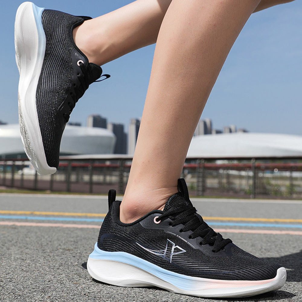 XTEP Hydrogen Wind Technology Breathable And Lightweight Low top Casual Running Shoes Women’s Black