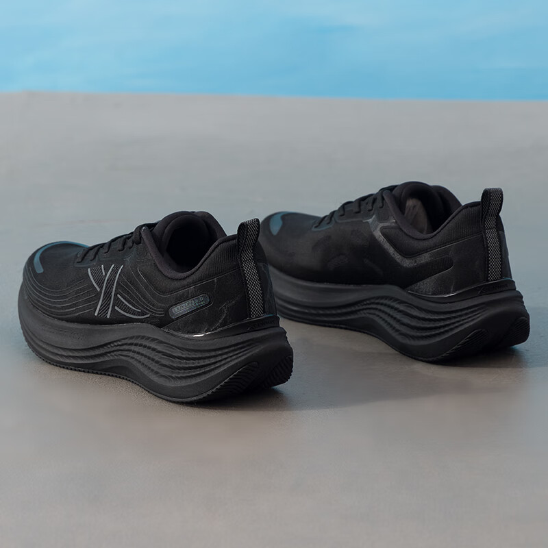 XTEP Cushioning Slip Resistant Low top Casual City Commuting Running Shoes Men’s Black