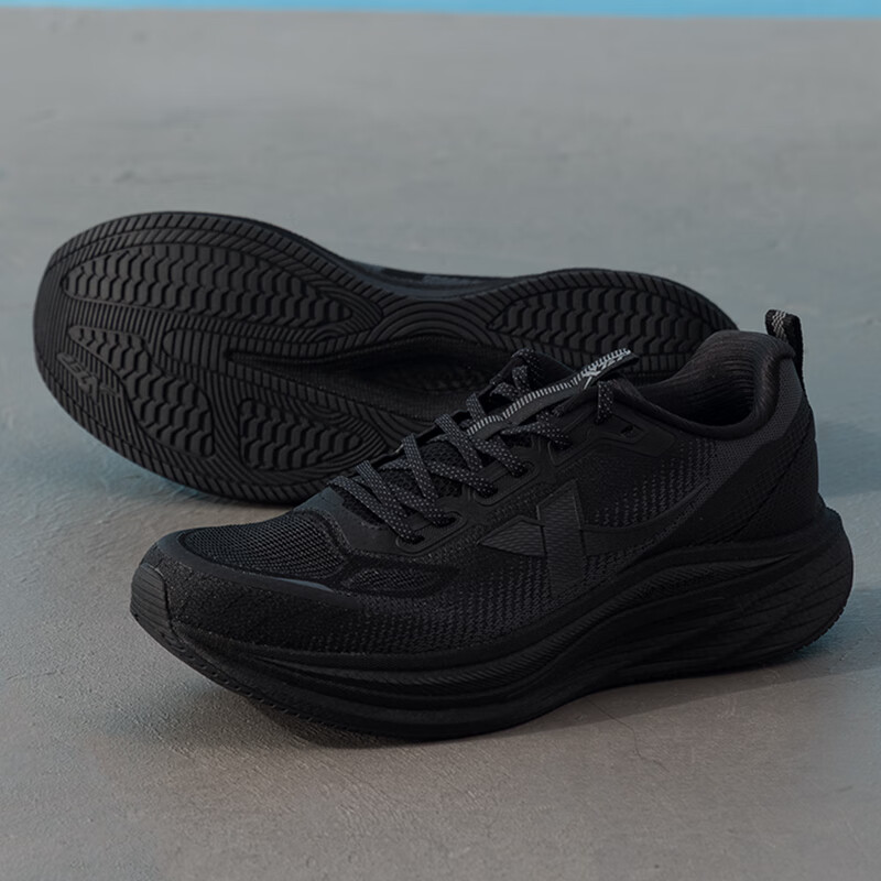 XTEP Cushioning Slip Resistant Low top Casual Training Running Shoes Men’s Black