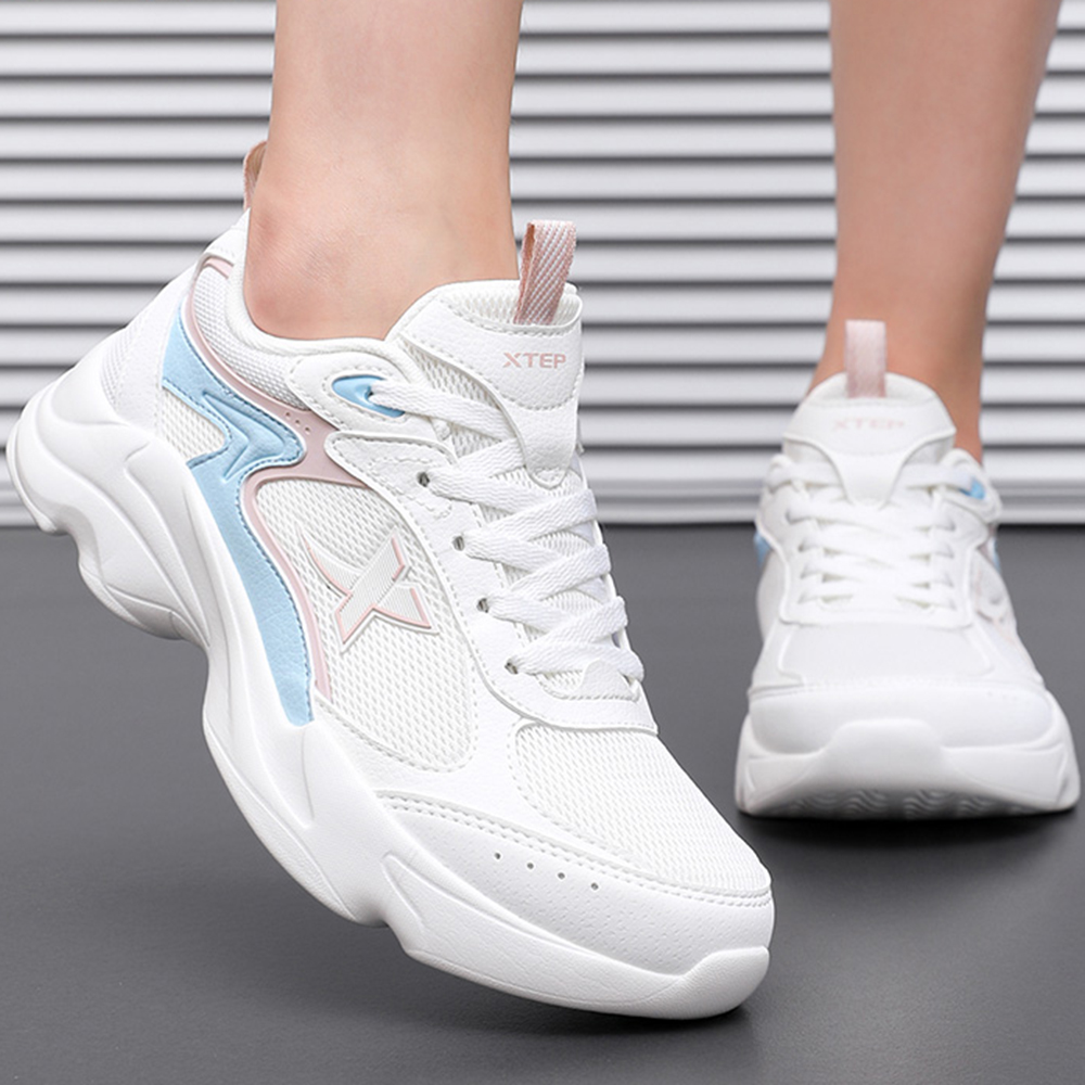 XTEP Hydrogen Wind Technology Breathable And Lightweight Low top Casual Running Shoes Women’s White Blue Pink