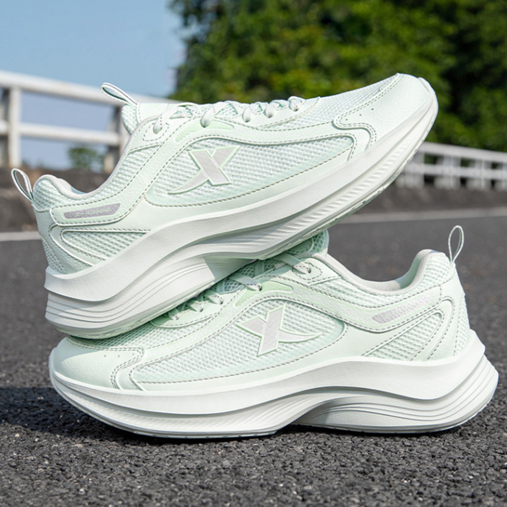 XTEP Breathable Lightweight Breathable And Lightweight Low top Casual Running Shoes Women’s Light Fruit Green