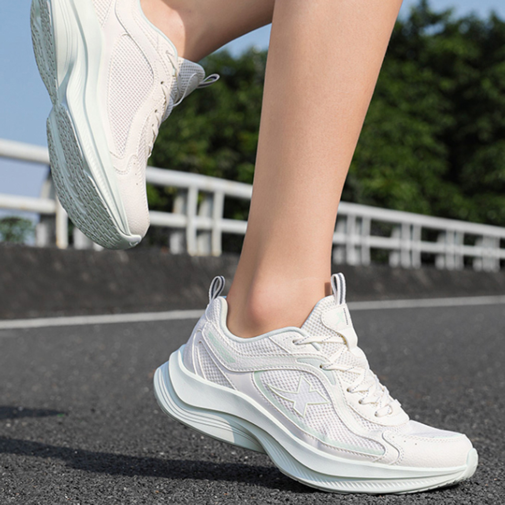 XTEP Breathable And Lightweight Low top Casual Running Shoes Women’s White Green