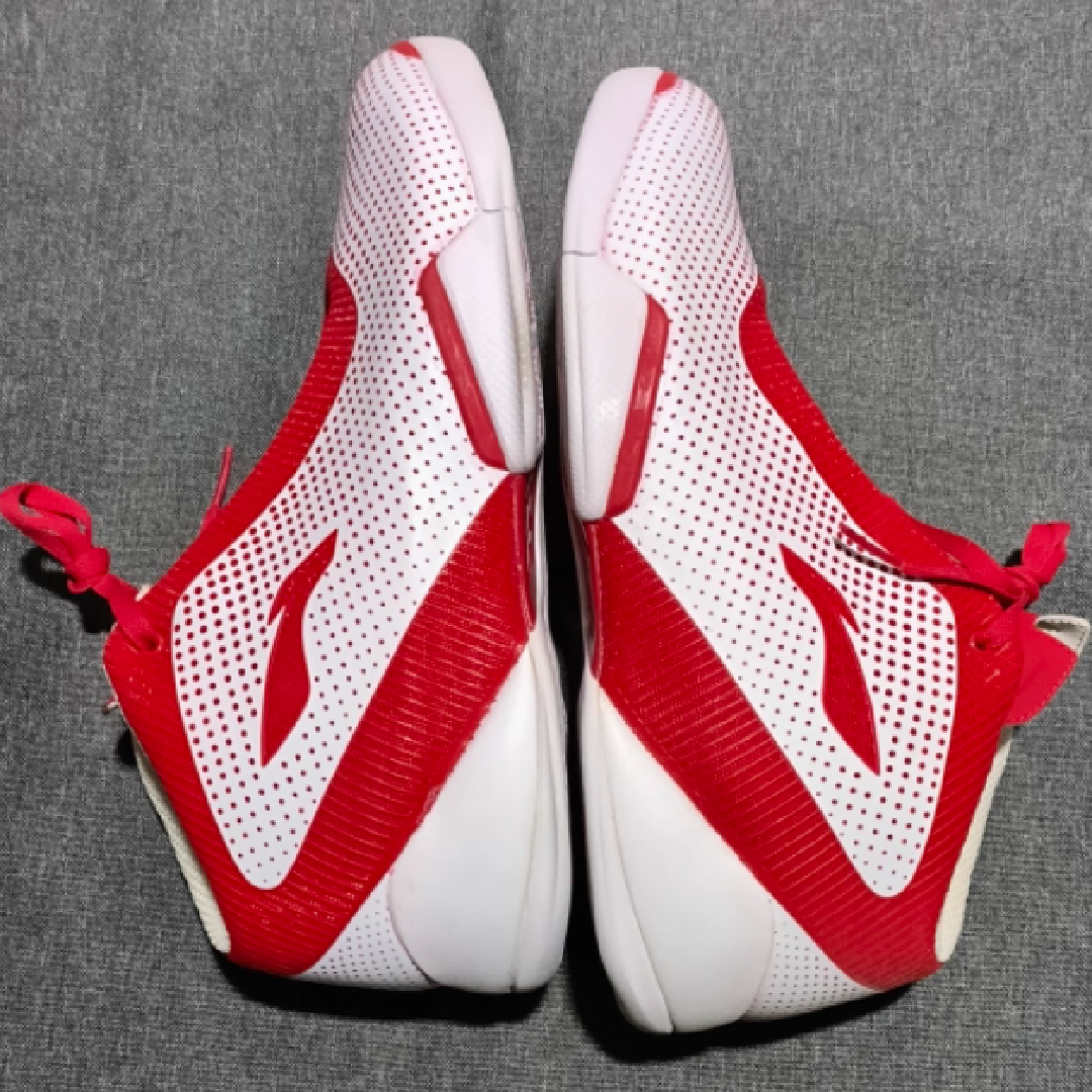 Li Ning Cushioning Abrasion Resistant Cushioning, Wear Resistant Mid top Basketball Shoes Unisex Red White