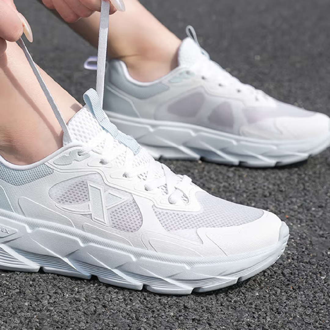 XTEP Cushioning Breathable Rebound Low top Casual Running Shoes Women’s White Blue