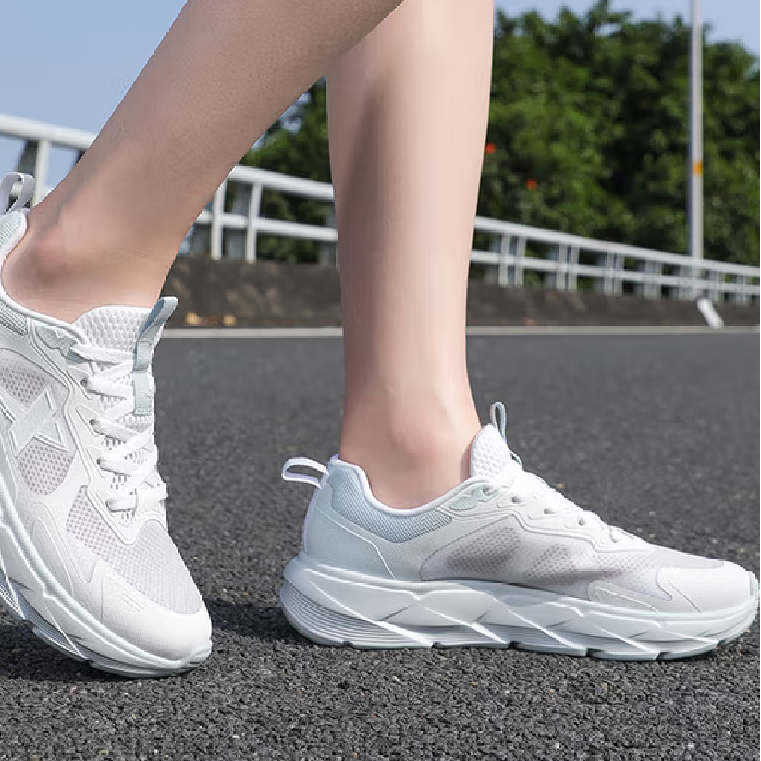 XTEP Cushioning Breathable Rebound Low top Casual Running Shoes Women’s White Blue