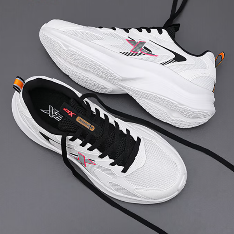 XTEP Cushioning Lightweight Low top Casual Running Shoes Men’s White Black