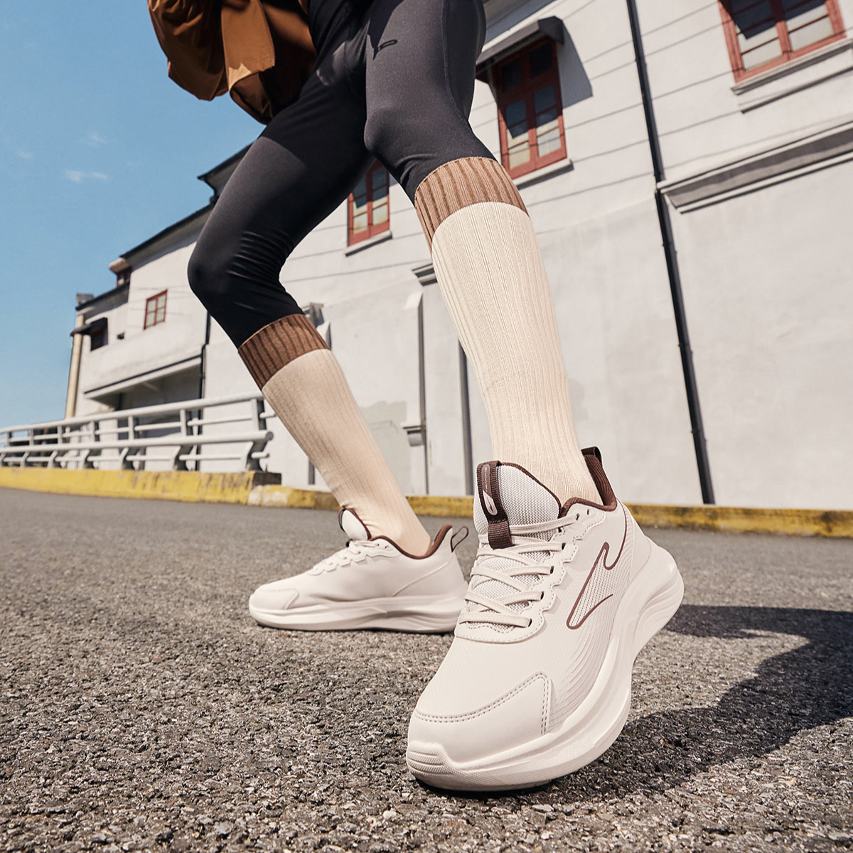Erke Slip Resistant Abrasion Resistant Low top Running Shoes Women’s Beige Brown