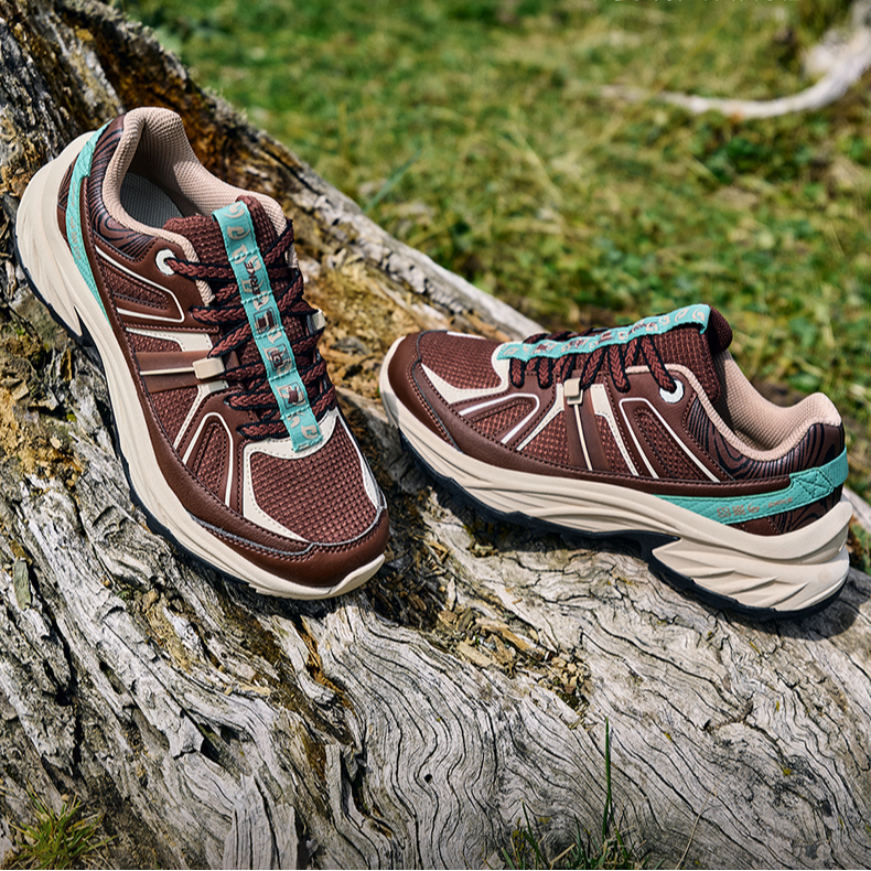 Erke Trail Slip Resistant, Abrasion Resistant, Coverage, And Rebound Low top Mountaineering Shoes Women’s Brown