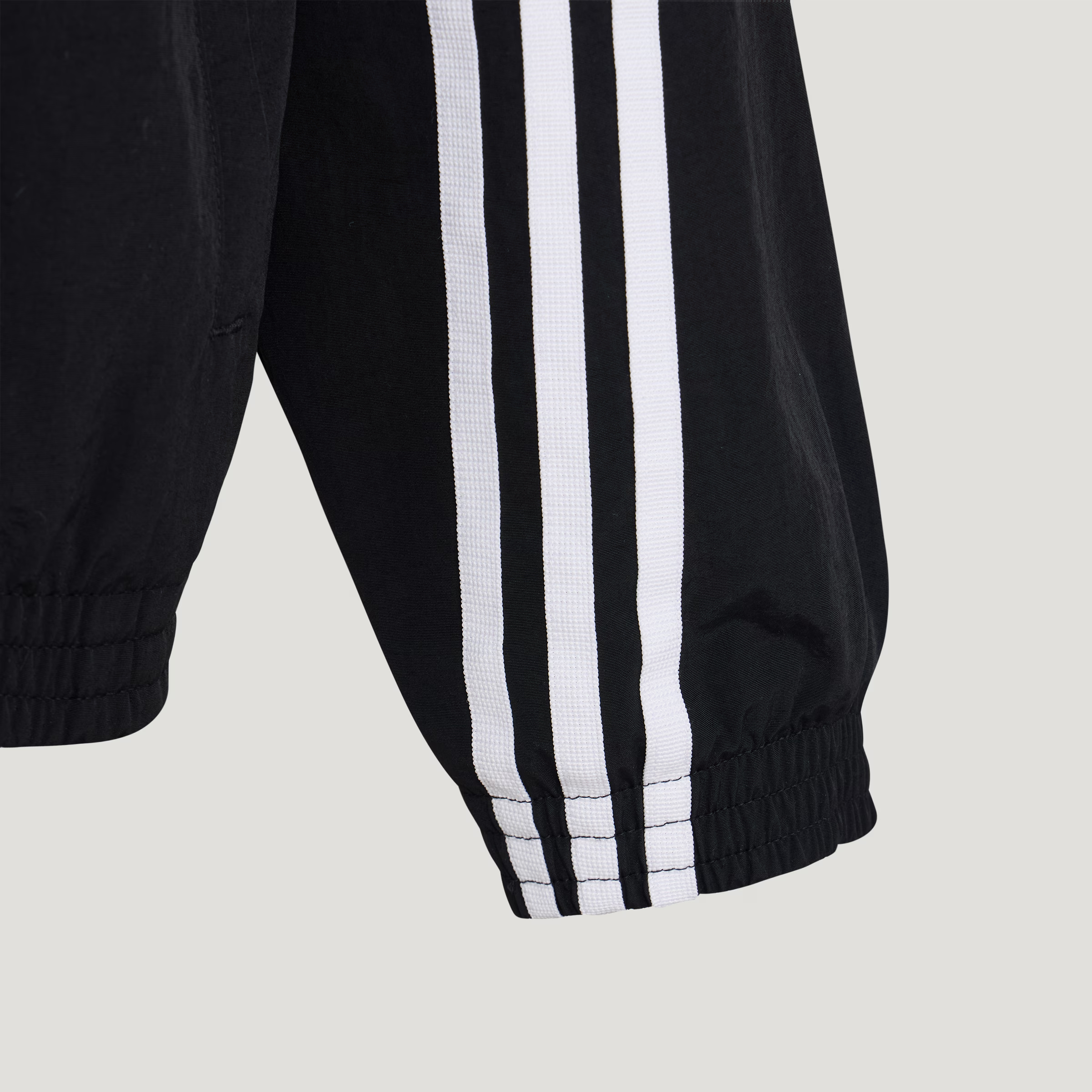 Детская куртка adidas originals WOVEN JACKET (черно-белая) — фото 6