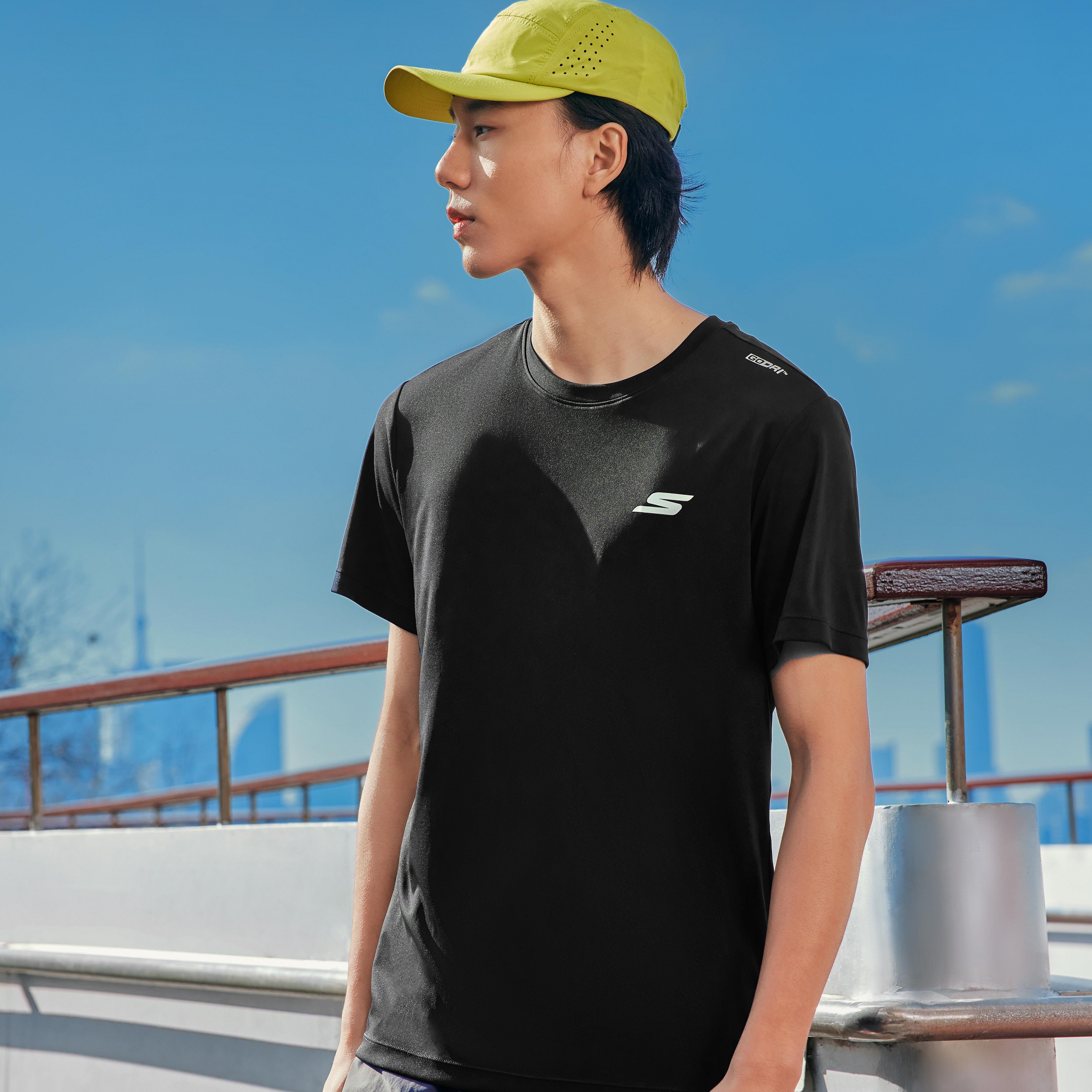 Skechers Comfortable Technology Collection T Shirt Men’s Carbon Black