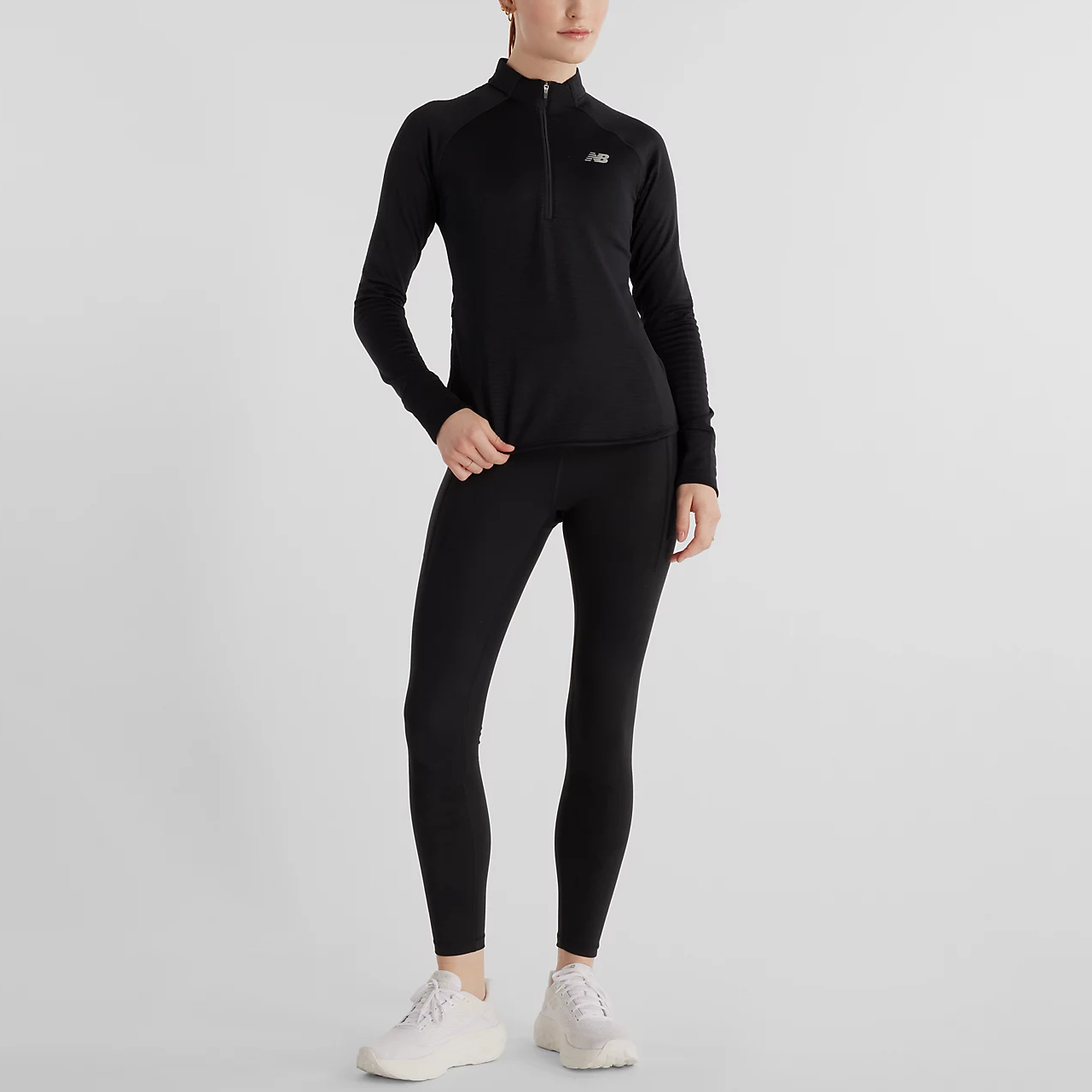 Женская футболка New Balance Heat Grid Athletics (черная) — фото 2