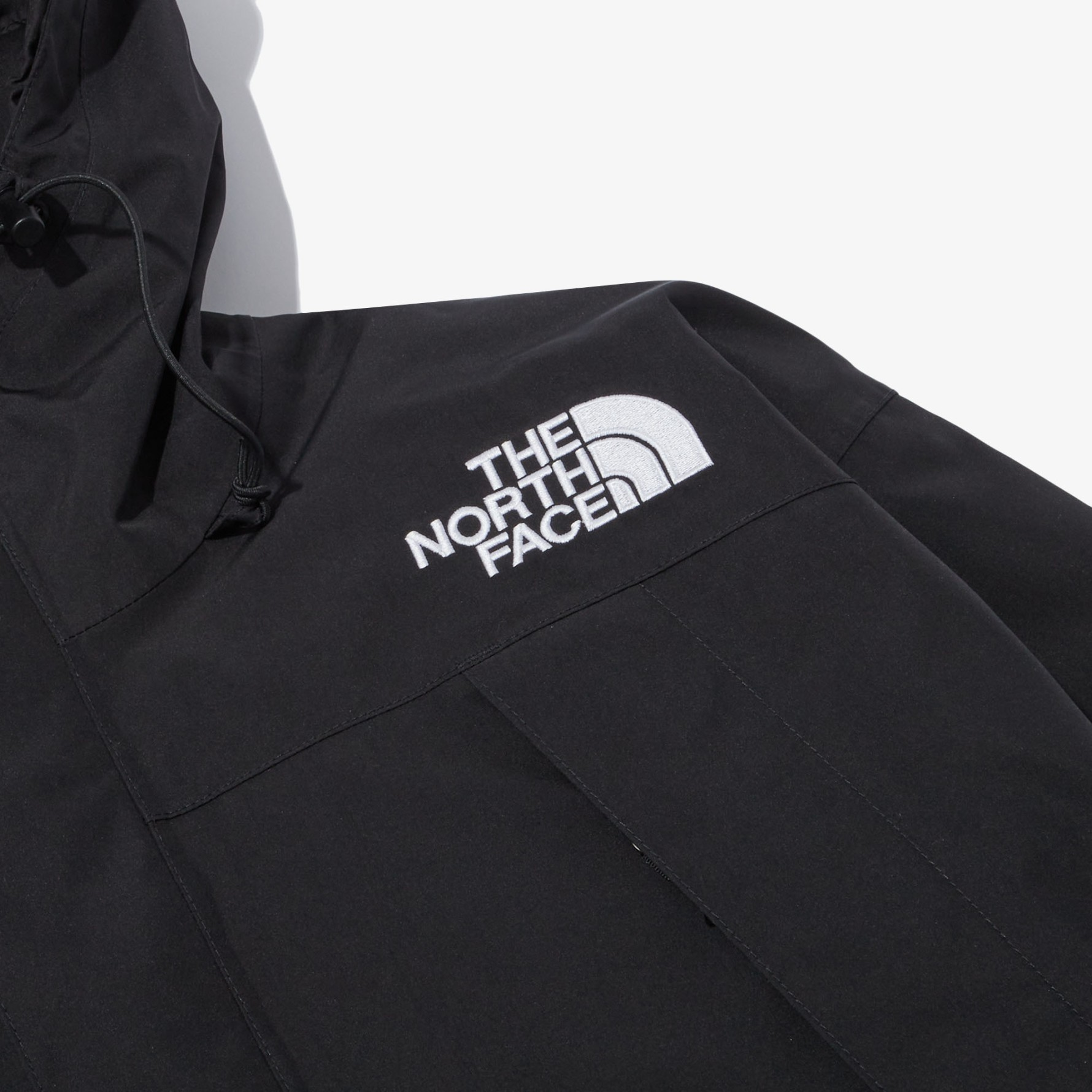 Мужская куртка The North Face Mountain Gore-Tex (черная) — фото 5