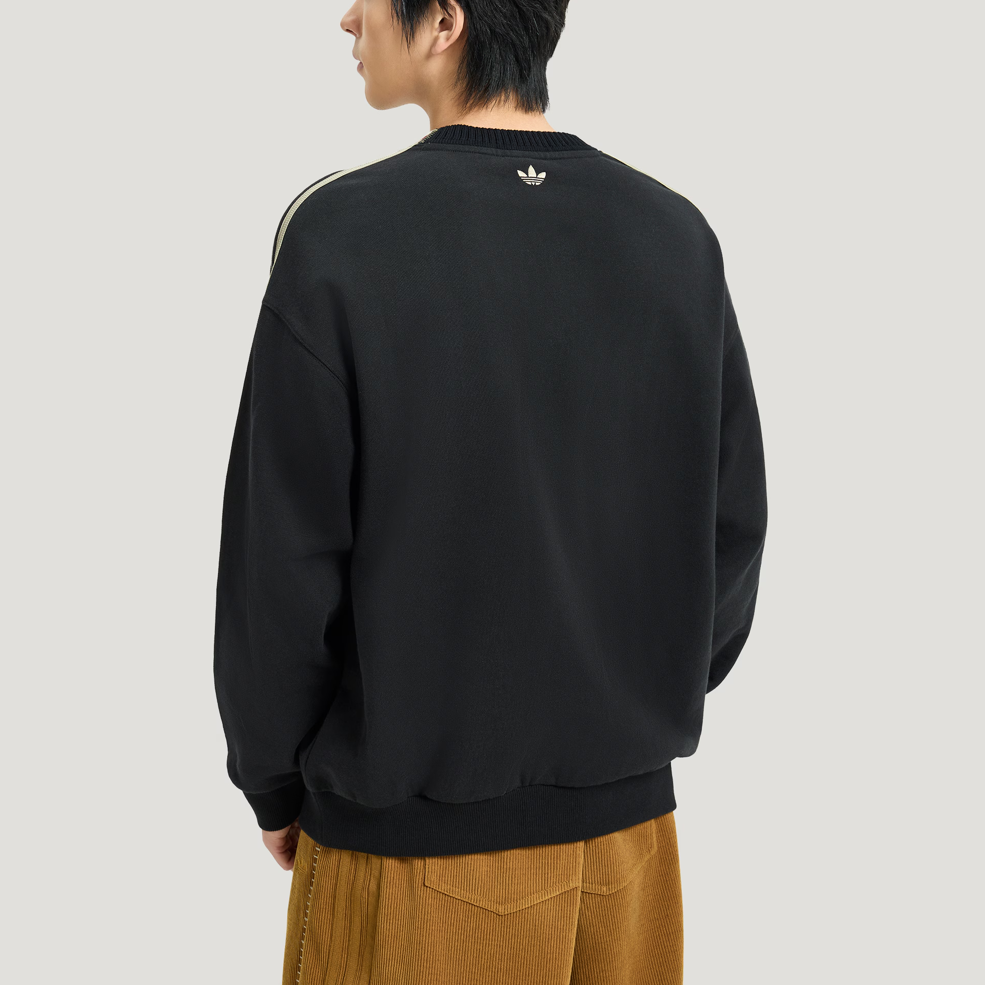 Свитшот adidas originals CRAFTED CREWNECK JUMPER (черно-белый) — фото 4