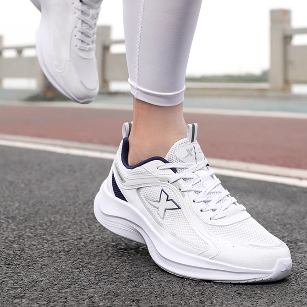 XTEP Cushioning Lightweight Abrasion Resistant Low top Casual Running Shoes Men’s White Blue