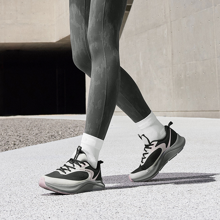 QIAODAN Comfortable And Trendy Slip Resistant Abrasion Resistant Slip Resistant Abrasion Resistant Low top Casual