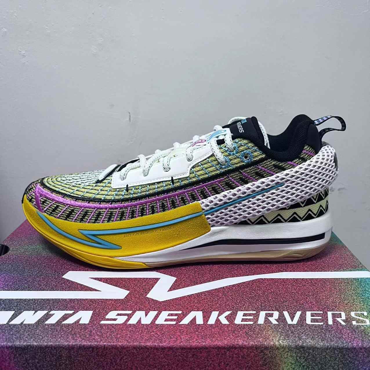 Anta Fengmang 1 Non slip, Wear resistant, Impact resistant Low top Carbon Plate Basketball Shoes Men’s White Yellow