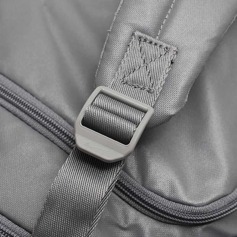 Рюкзак Nike NK BRSLA S BKPK DUFF (41L) (серо-черный) — фото 3