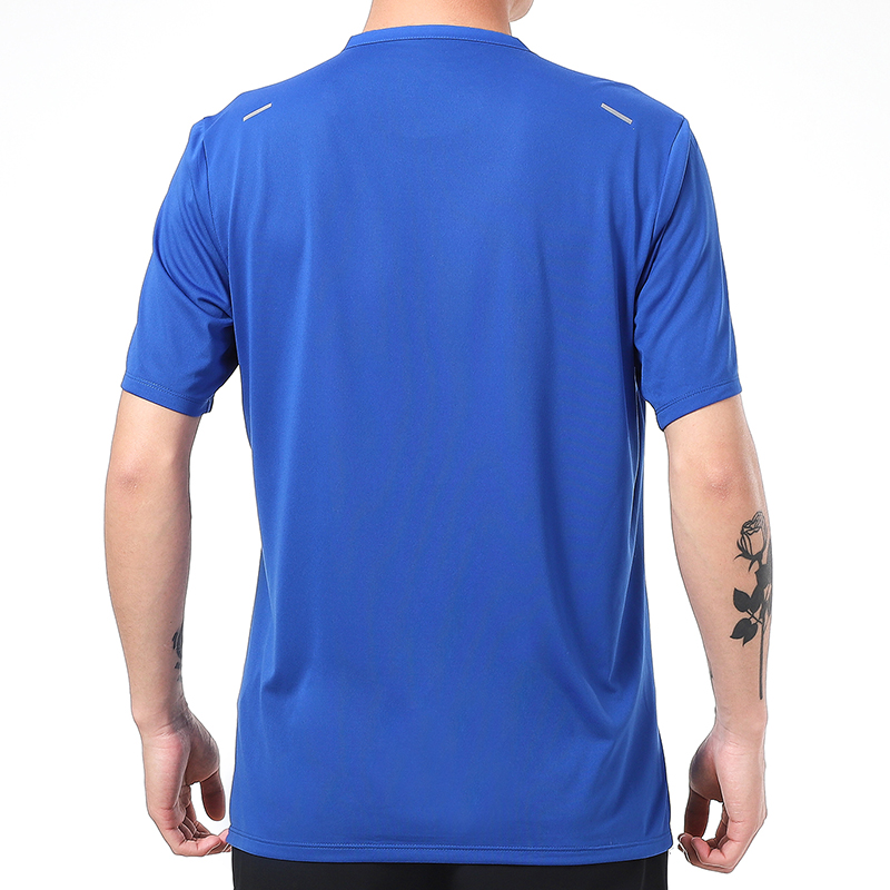 Мужская футболка Nike Dri-Fit Rise 365 (синяя) — фото 5