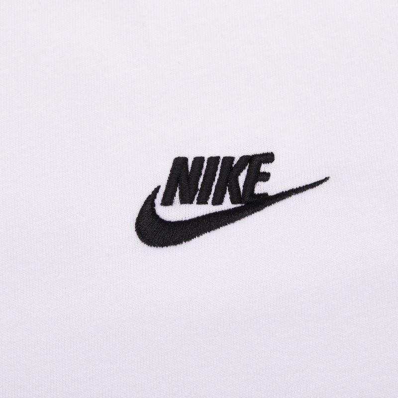 Nike Casual Sportswear Men’s White/Black Crew Neck Moderate