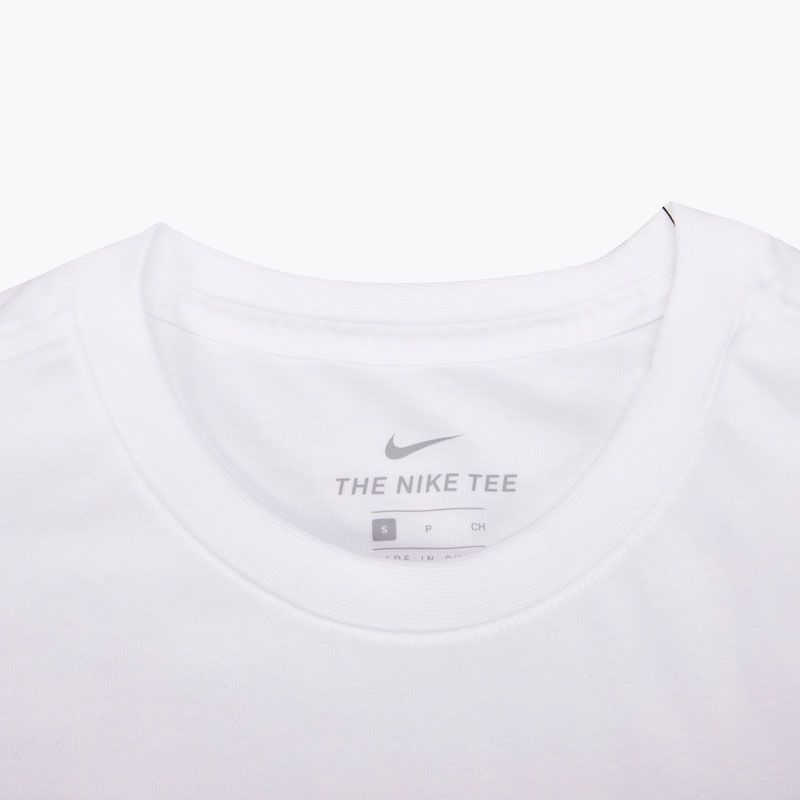 Nike Casual Sportswear Men’s White/Black Crew Neck Moderate