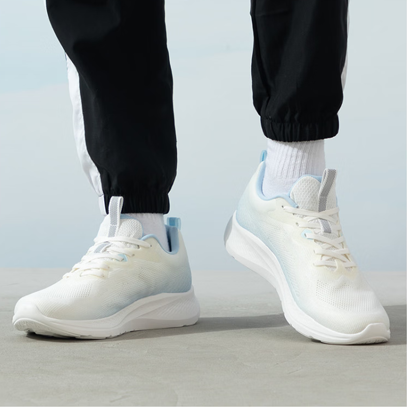 XTEP Comfortable Cushioning Rebound Low top Running Shoes Men’s White Blue