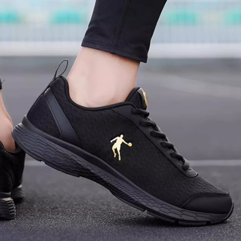QIAODAN Cushioning Breathable Low top Running Shoes Men’s Black Gold
