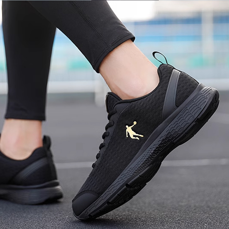 QIAODAN Cushioning Breathable Low top Running Shoes Men’s Black Gold