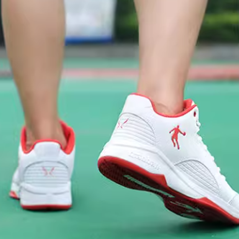 QIAODAN Comfortable Round Toe Abrasion Resistant Breathable Low top Basketball Shoes Men’s White