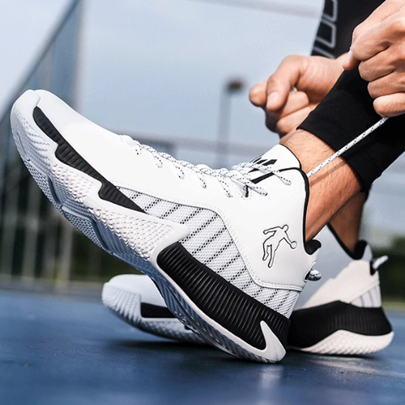 QIAODAN Cushioning Slip Resistant Low top Basketball Shoes Men’s Black White