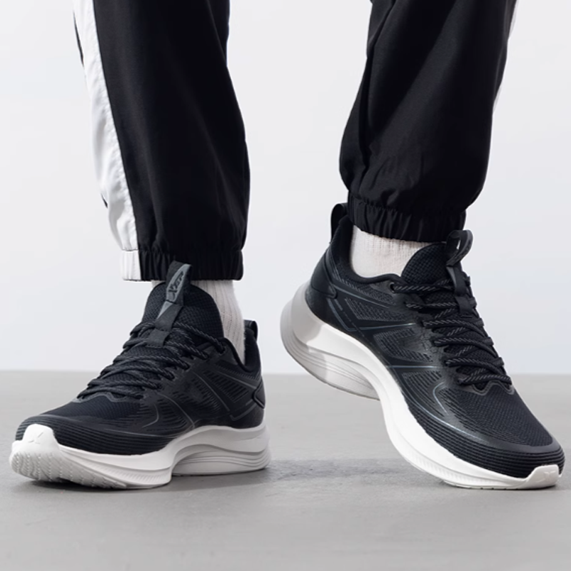XTEP Cushioning Slip Resistant Abrasion Resistant Low top Casual Running Shoes Men’s Black White