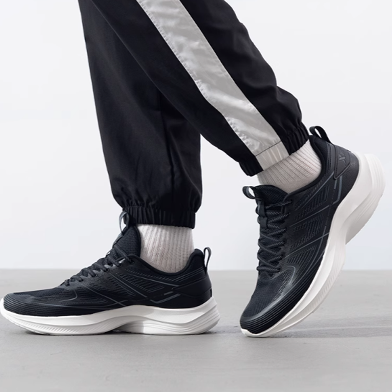 XTEP Cushioning Slip Resistant Abrasion Resistant Low top Casual Running Shoes Men’s Black White