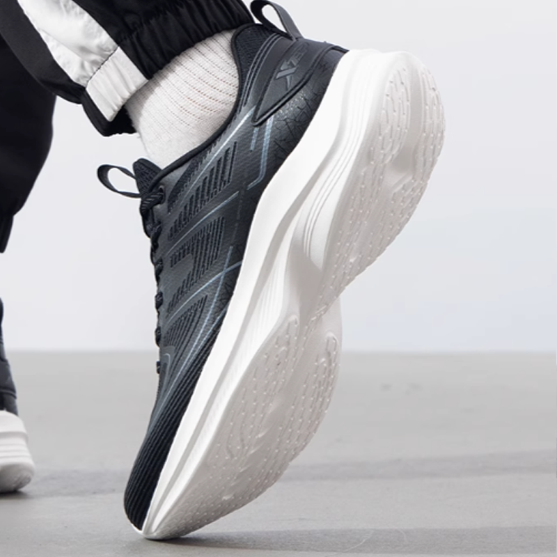 XTEP Cushioning Slip Resistant Abrasion Resistant Low top Casual Running Shoes Men’s Black White