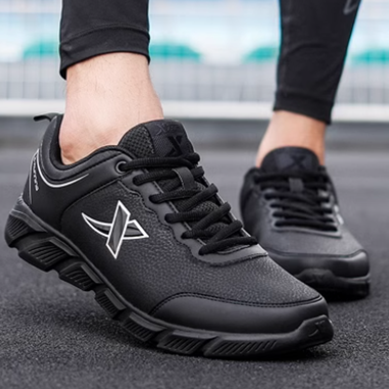 XTEP Cushioning Low top Running Shoes Men’s Black